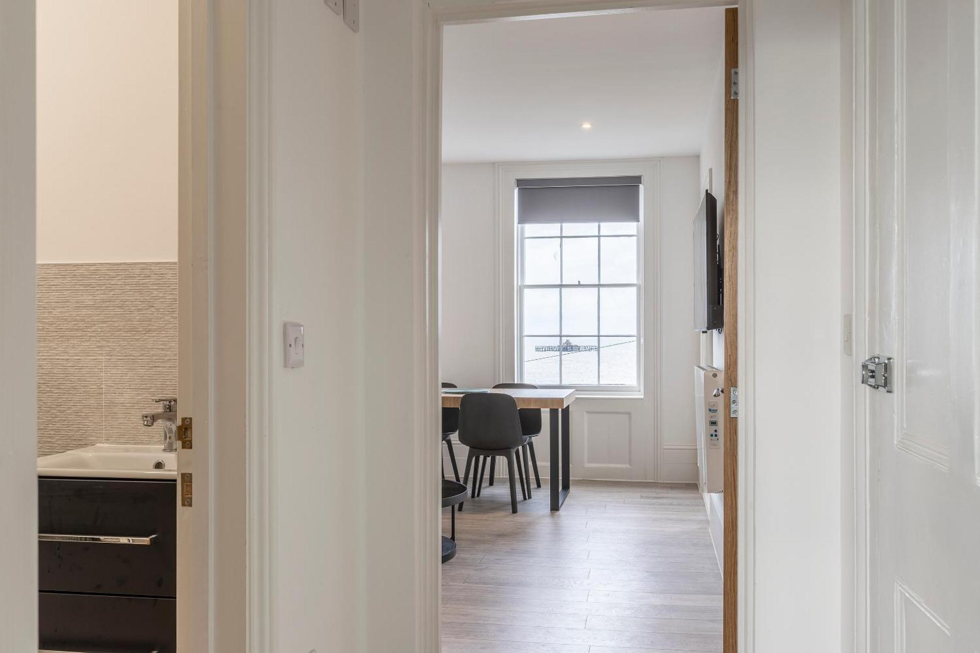 Seaside Serenity: Stylish Sea View Apartments In Herne Bay Exterior photo